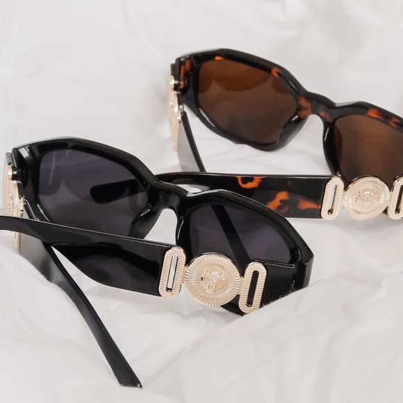 Rectangular Trendy Sunglasses - Picture 1 of 5